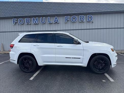 Used 2019 Jeep Grand Cherokee Limited X image 2