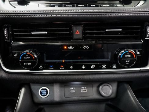 Used 2022 Nissan Rogue SL w/ SL Premium Package image 41