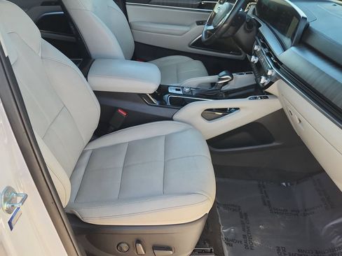 Used 2023 Kia Telluride SX AWD/4WD image 16