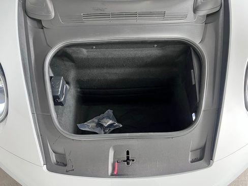 Certified 2025 Porsche 911 Carrera RWD image 16