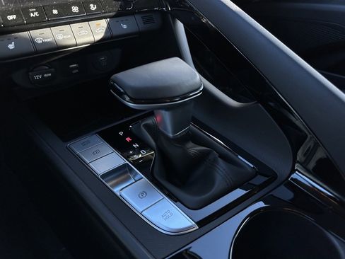 Certified 2025 Hyundai Elantra SEL w/ Cargo Package image 24