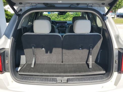 Used 2023 Kia Sorento EX w/ Panoramic Sunroof Package FWD image 10
