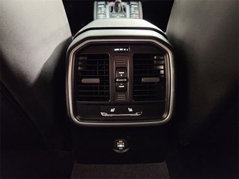 Used 2019 Porsche Macan image 29