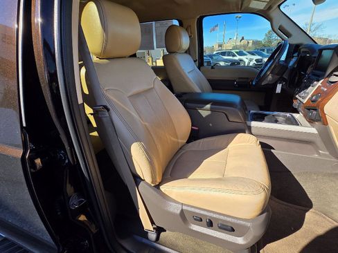 Used 2014 Ford F250 Lariat w/ Lariat Interior Package image 30