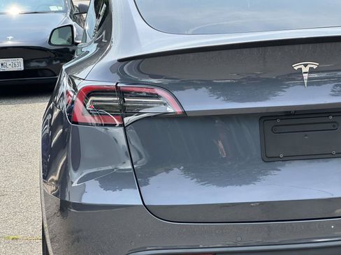 Used 2022 Tesla Model Y Performance AWD/4WD image 12