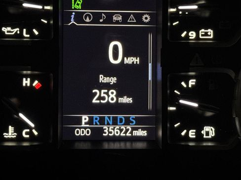 Used 2020 Toyota Tundra Limited w/ Limited Premium Package RWD image 8