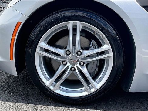 Used 2017 Chevrolet Corvette Stingray Coupe w/ 1LT image 30