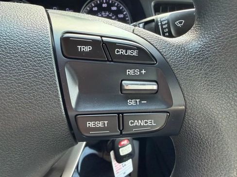Used 2019 Hyundai Elantra SE w/ Cargo Package FWD image 17