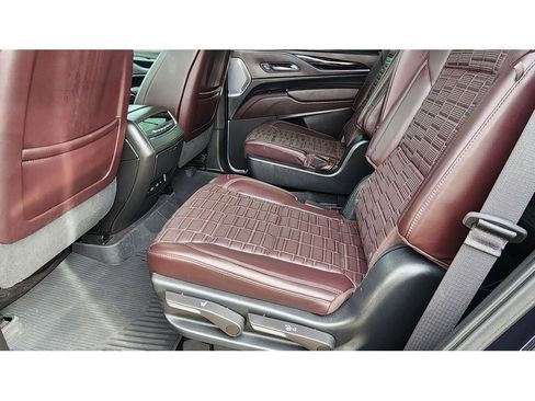 Certified 2023 Cadillac Escalade Premium Luxury Platinum w/ LPO, Radiant Package image 24
