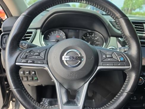 Used 2019 Nissan Rogue SV w/ Premium Package AWD/4WD image 21