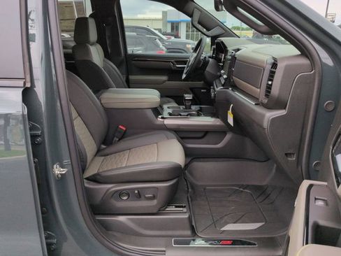 New 2026 Chevrolet Silverado 1500 ZR2 w/ Dark Appearance Package AWD/4WD image 27