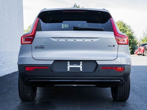 Certified 2025 Volvo XC40 B5 Ultra w/ Climate Package image 5