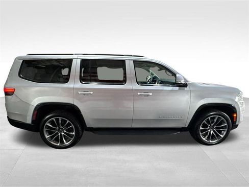 Used 2022 Jeep Wagoneer Series II w/ Premium Group I AWD/4WD image 4