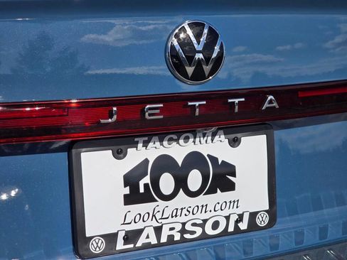 New 2026 Volkswagen Jetta SE FWD image 13