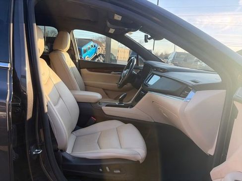 Used 2018 Cadillac XT5 Luxury w/ Driver Awareness Package image 42