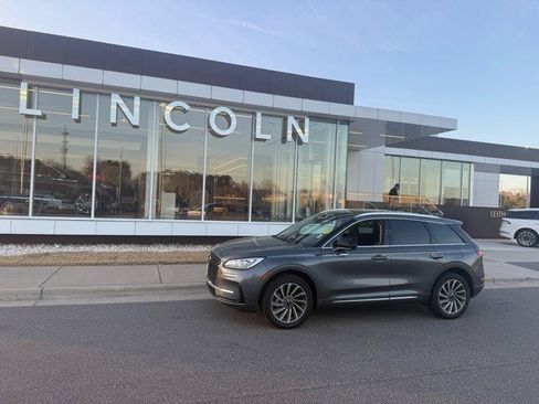 Used 2024 Lincoln Corsair Reserve w/ Equipment Group 201A image 2