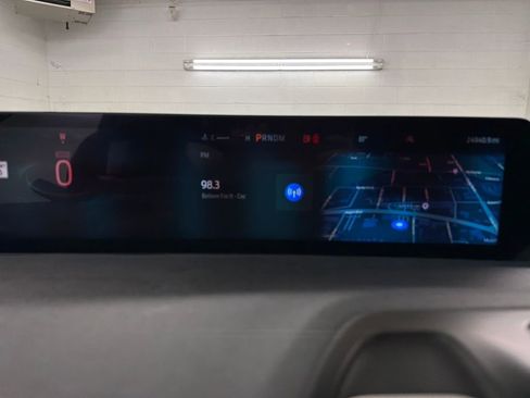 Used 2025 Ford Expedition Active image 23