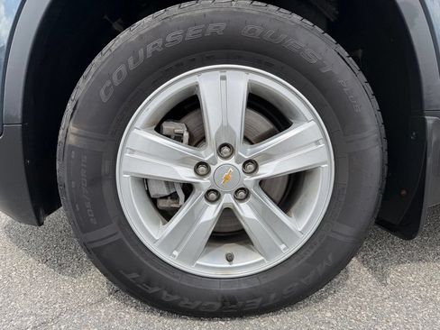 Used 2022 Chevrolet Trax LT w/ LT Convenience Package AWD/4WD image 10