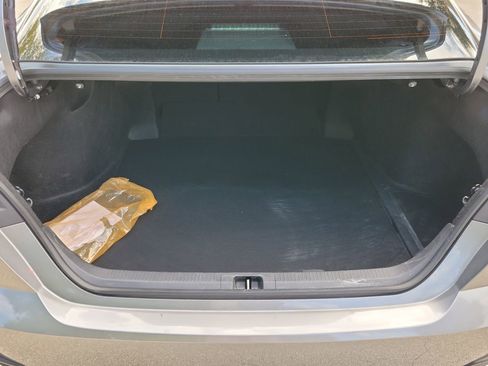 Used 2025 Toyota Camry SE image 9