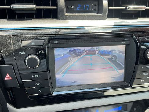 Used 2016 Toyota Corolla LE FWD image 7