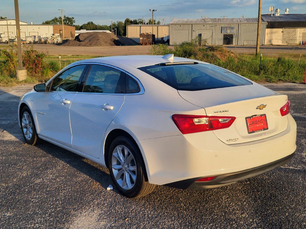 Used 2025 Chevrolet Malibu LT FWD image 4