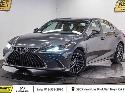 Used 2025 Lexus ES 300h w/ Premium Package