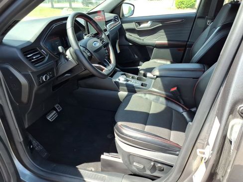 Used 2024 Ford Escape ST-Line w/ Tech Pack #1 AWD/4WD image 10