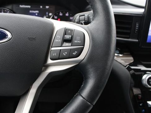 Used 2021 Ford Explorer Limited w/ Equipment Group 301A AWD/4WD image 13