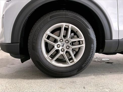 Used 2026 Ford Explorer Active w/ Active Comfort Package image 6