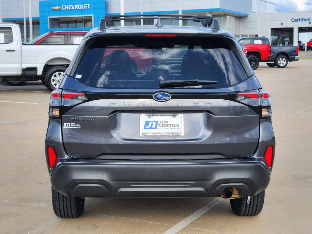Used 2025 Subaru Forester Premium AWD/4WD image 6