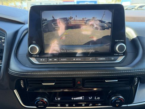 Used 2023 Nissan Rogue SV FWD image 16