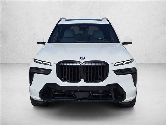 Used 2023 BMW X7 xDrive40i w/ M Sport Package AWD/4WD image 2