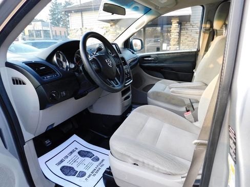 Used 2017 Dodge Grand Caravan SE w/ Power Window Group image 22