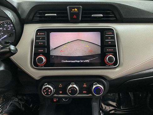 Used 2021 Nissan Versa SV image 19