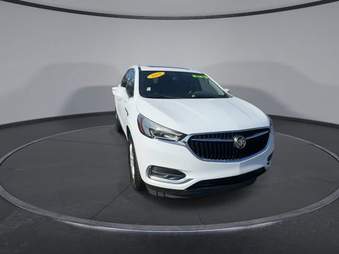 Used 2018 Buick Enclave Essence image 4