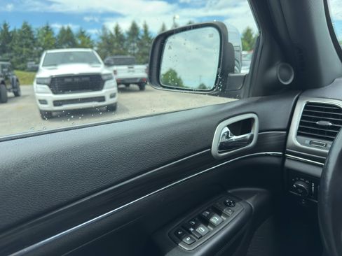 Used 2021 Jeep Grand Cherokee Limited AWD/4WD image 13