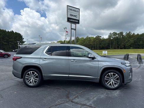 Used 2023 Chevrolet Traverse High Country w/ LPO, Floor Liner Package image 2
