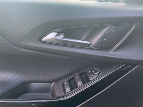 Used 2025 Chevrolet Equinox LT image 20