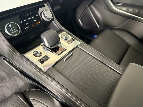 Certified 2025 Jaguar F-PACE R-Dynamic S image 22