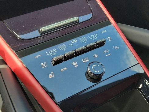 New 2025 Porsche Cayenne image 31