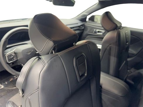 Used 2024 Ford Mustang Coupe image 32