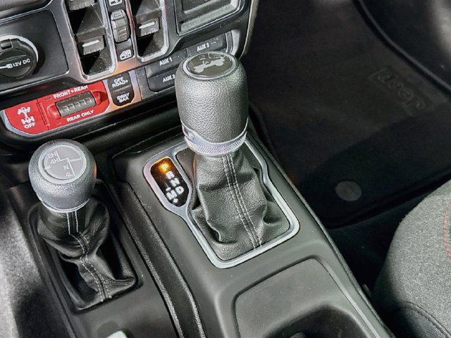 Used 2025 Jeep Wrangler Unlimited Rubicon AWD/4WD image 17