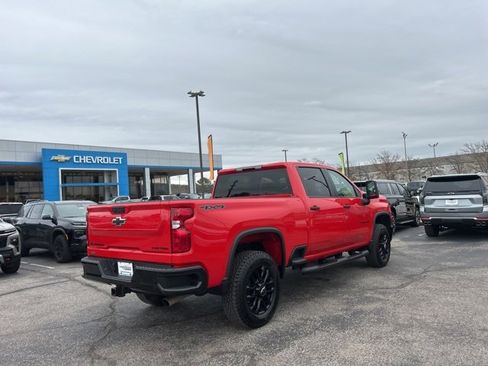 Used 2025 Chevrolet Silverado 2500 Custom w/ Custom Value Package image 3