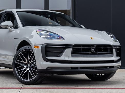 New 2026 Porsche Macan image 9