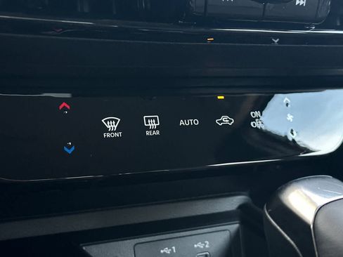 Used 2026 Nissan Kicks SR FWD image 22
