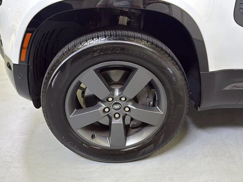 Used 2021 Land Rover Defender 110 X-Dynamic HSE AWD/4WD image 32