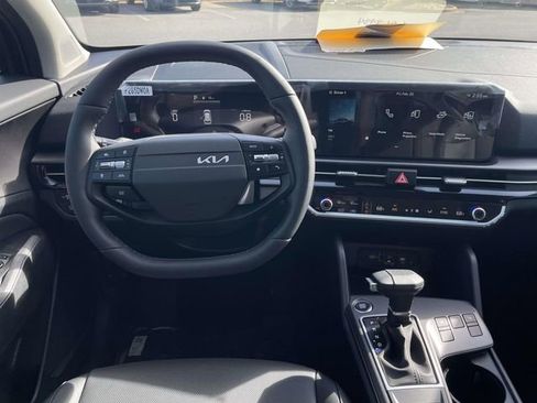Certified 2026 Kia Sportage EX FWD image 2