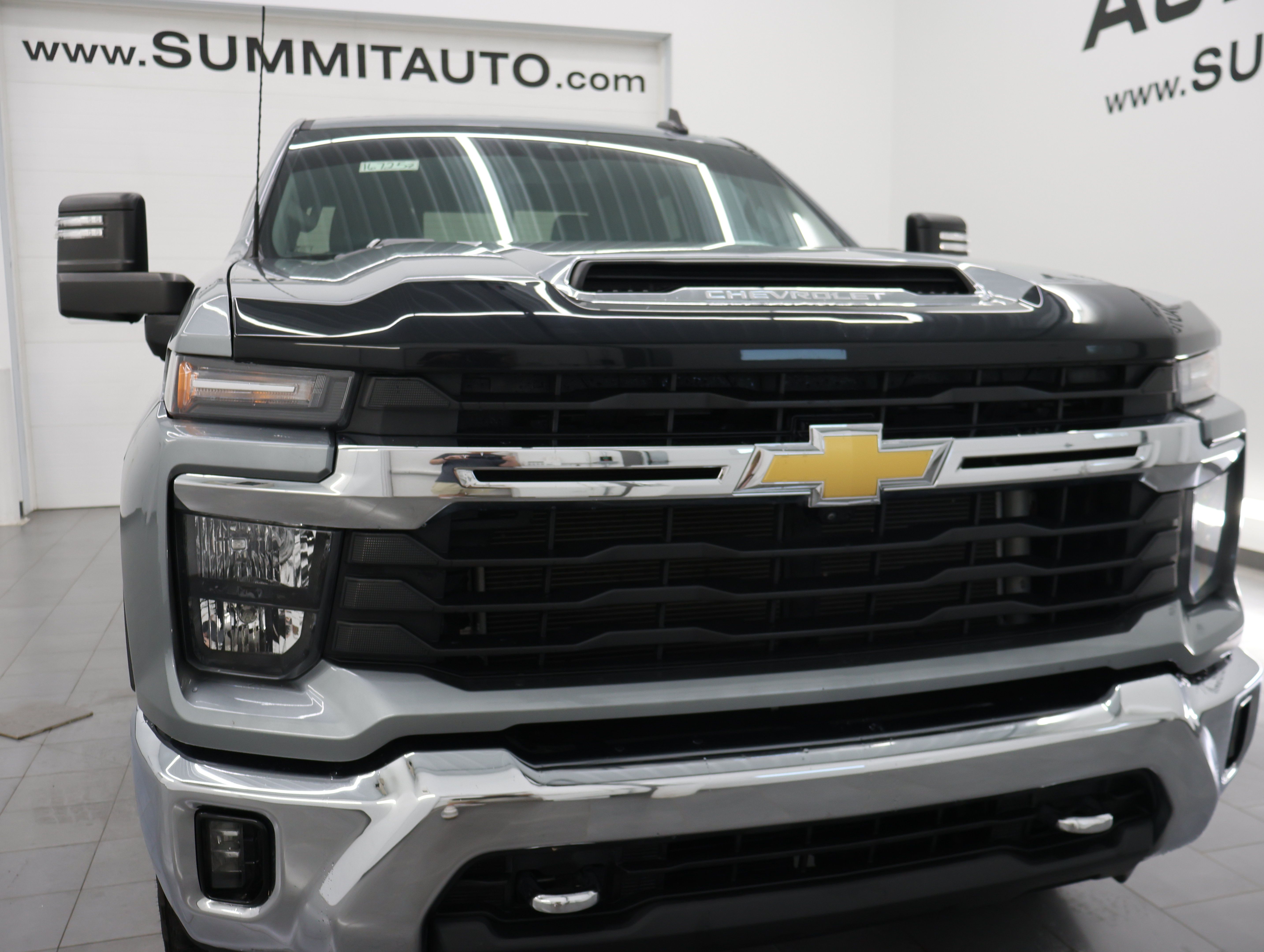 Used 2024 Chevrolet Silverado 2500 LT AWD/4WD image 26