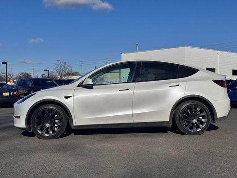Used 2022 Tesla Model Y Long Range image 4