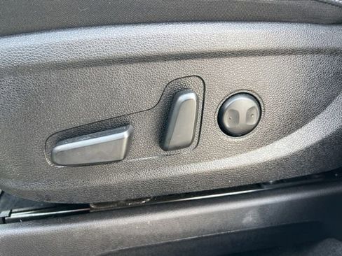 Used 2025 Kia Telluride S FWD image 33